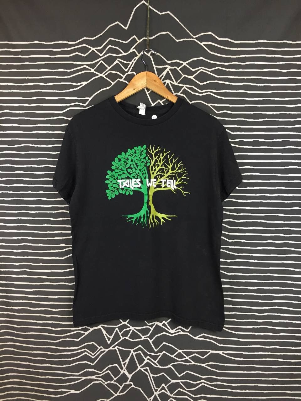 Band Tees × Vintage Tales We Tell American Metalcore Band The Circle Album Tee Size US M / EU 48-50 / 2 - 1 Thumbnail