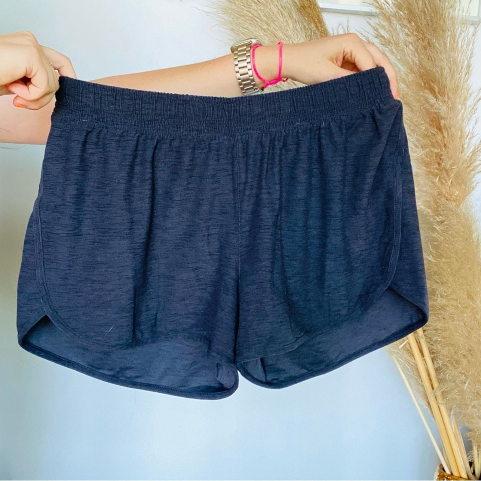 Old Navy NEW OLD NAVY ACTIVE Dark Grey Black Running Workout Shorts Size 28" / US 6 / IT 42 - 10 Thumbnail