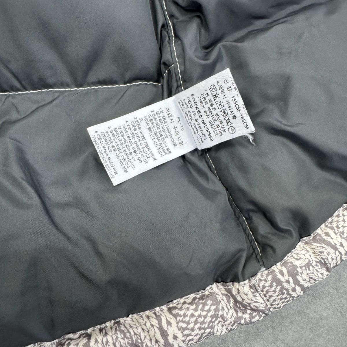 The North Face The North Face TNF 700 Nuptse Women Puffer Down Jacket Y2K Size M / US 6-8 / IT 42-44 - 16 Thumbnail
