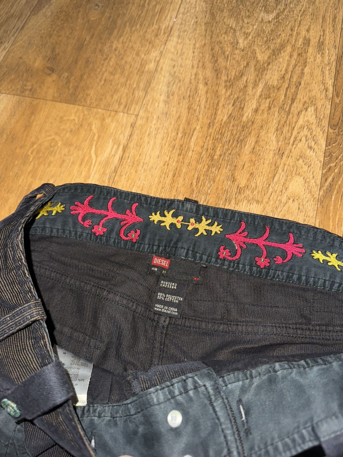 Diesel VINTAGE VELVET DIESEL MINI MULTOPOCKET SKIRT Size 27" / US 4 / IT 40 - 3 Thumbnail