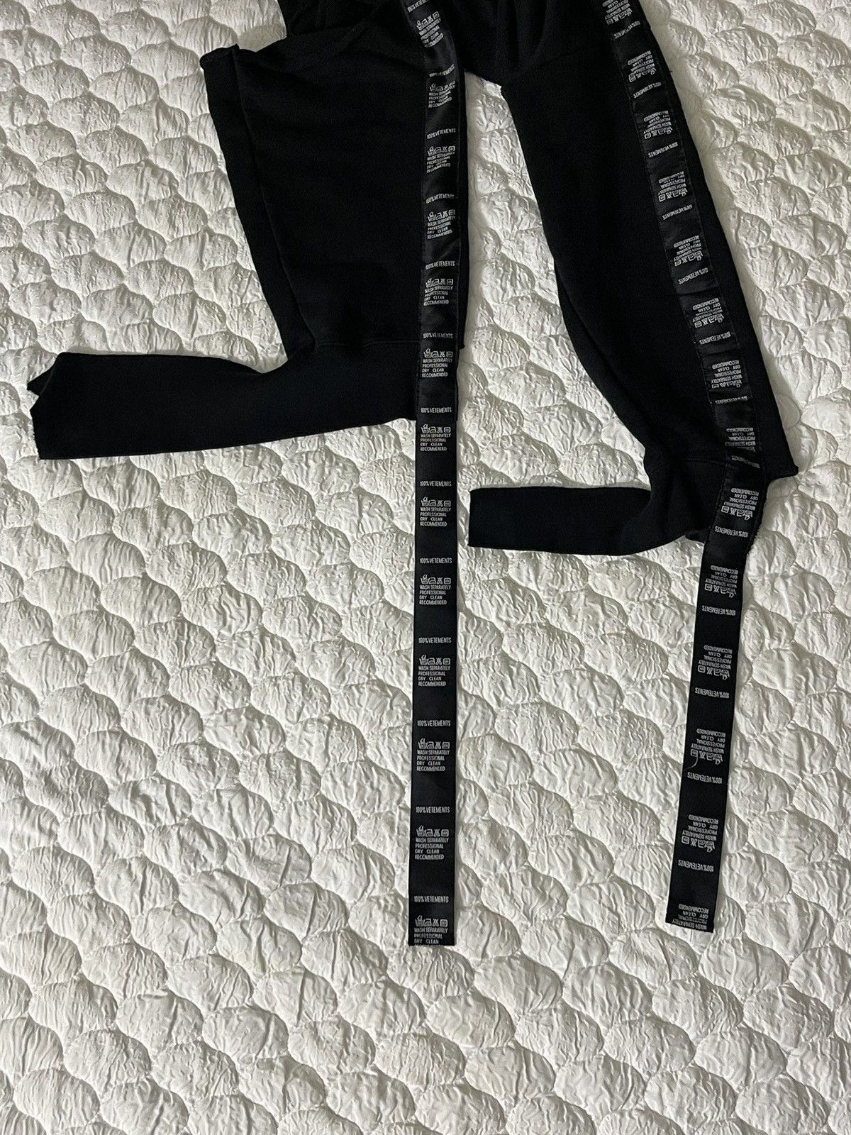 Vetements Vetements SS18 Deconstructed Wash Tag Hoodie Size US M / EU 48-50 / 2 - 4 Thumbnail