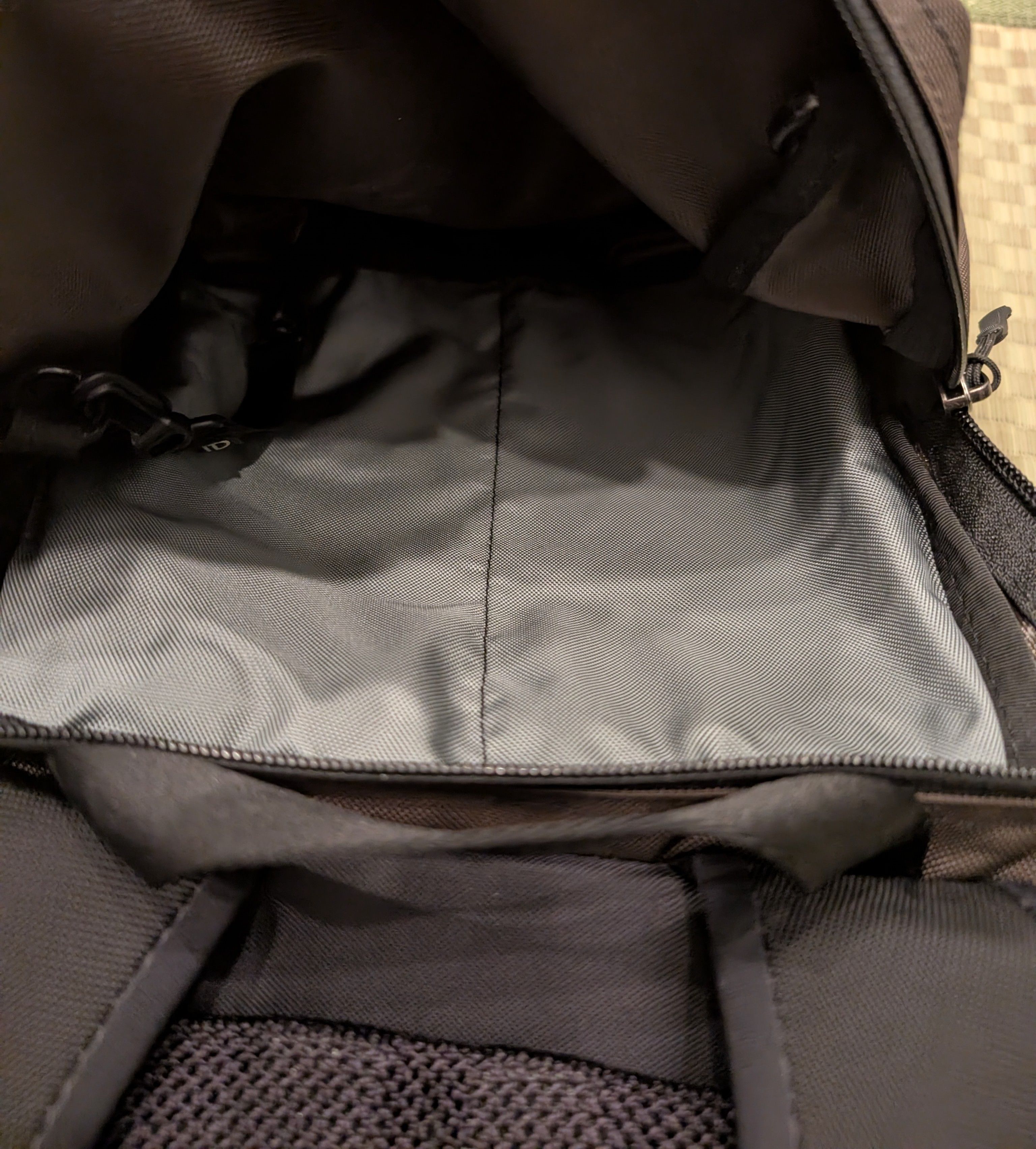 Tom Bihn RARE Tom Bihn Design Lab Shadow Guide Pack 23L Ursa Brown Size ONE SIZE - 10 Thumbnail