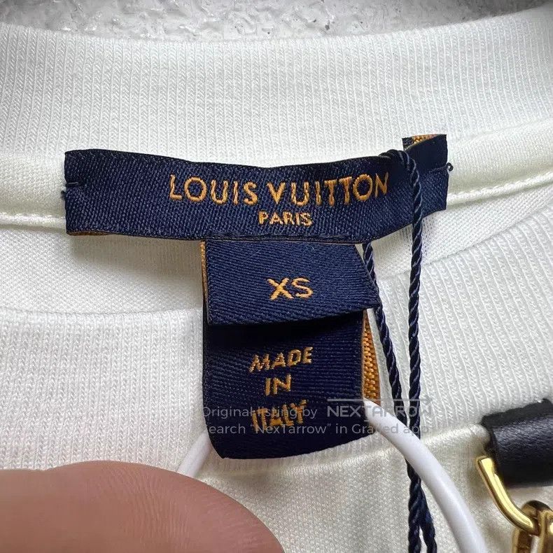 Louis Vuitton Louis Vuitton Beige Stars Full of Chest Chain Letters Logo Size US XS / EU 42 / 0 - 3 Thumbnail