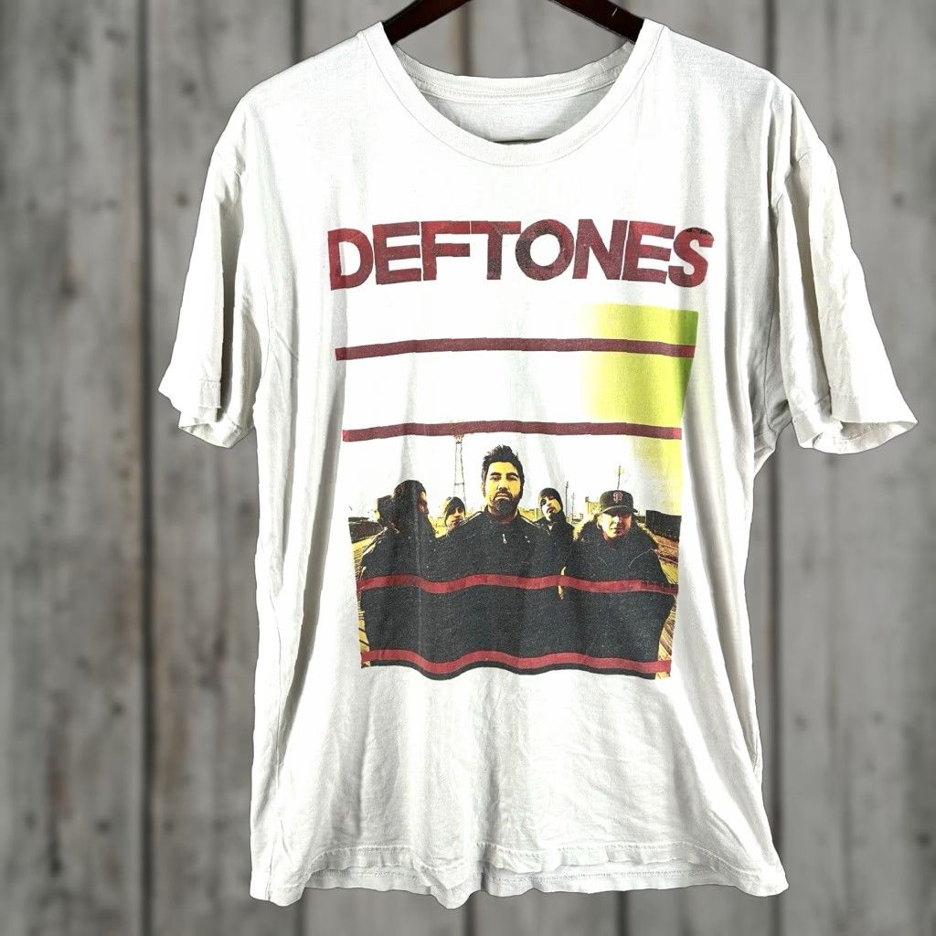 Vintage Vintage The Deftones T-Shirt Men Large 90s Rock Band Logo Graphic Cotton White Size US L / EU 52-54 / 3 - 1 Thumbnail