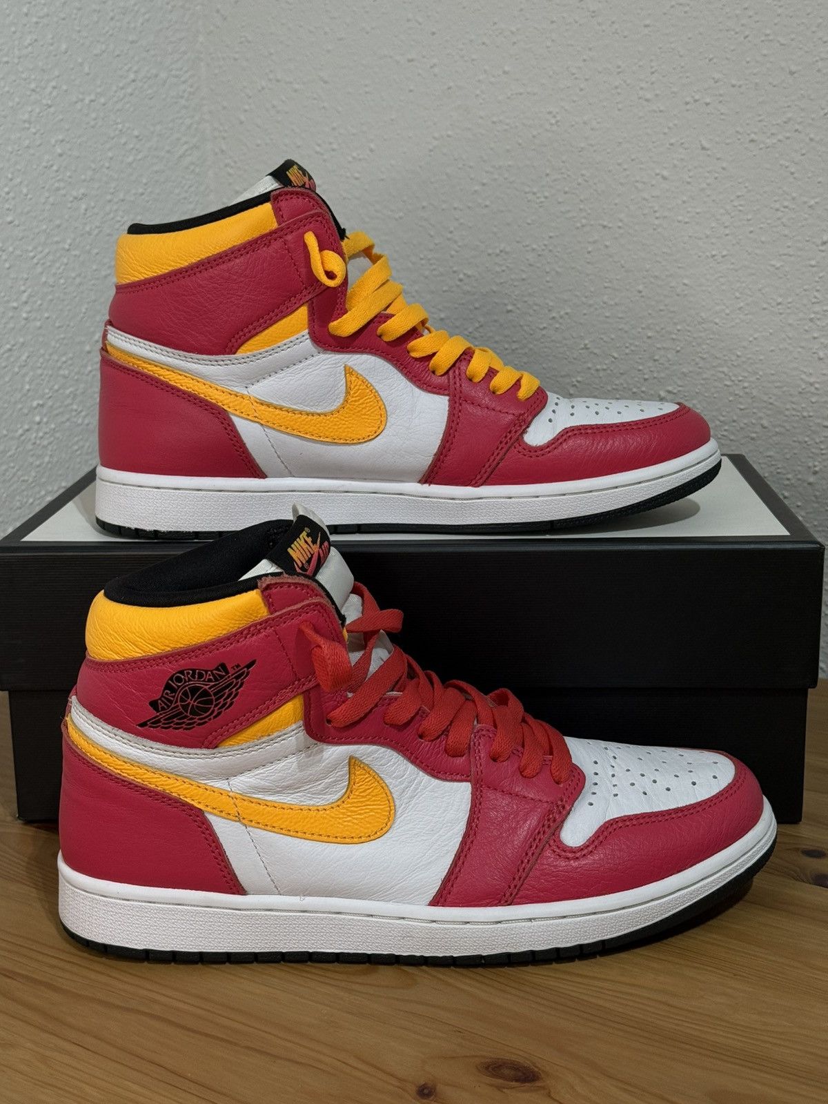 Jordan Brand × Nike Jordan 1 Retro High OG Light Fusion Red Size US 10 / EU 43 - 3 Thumbnail
