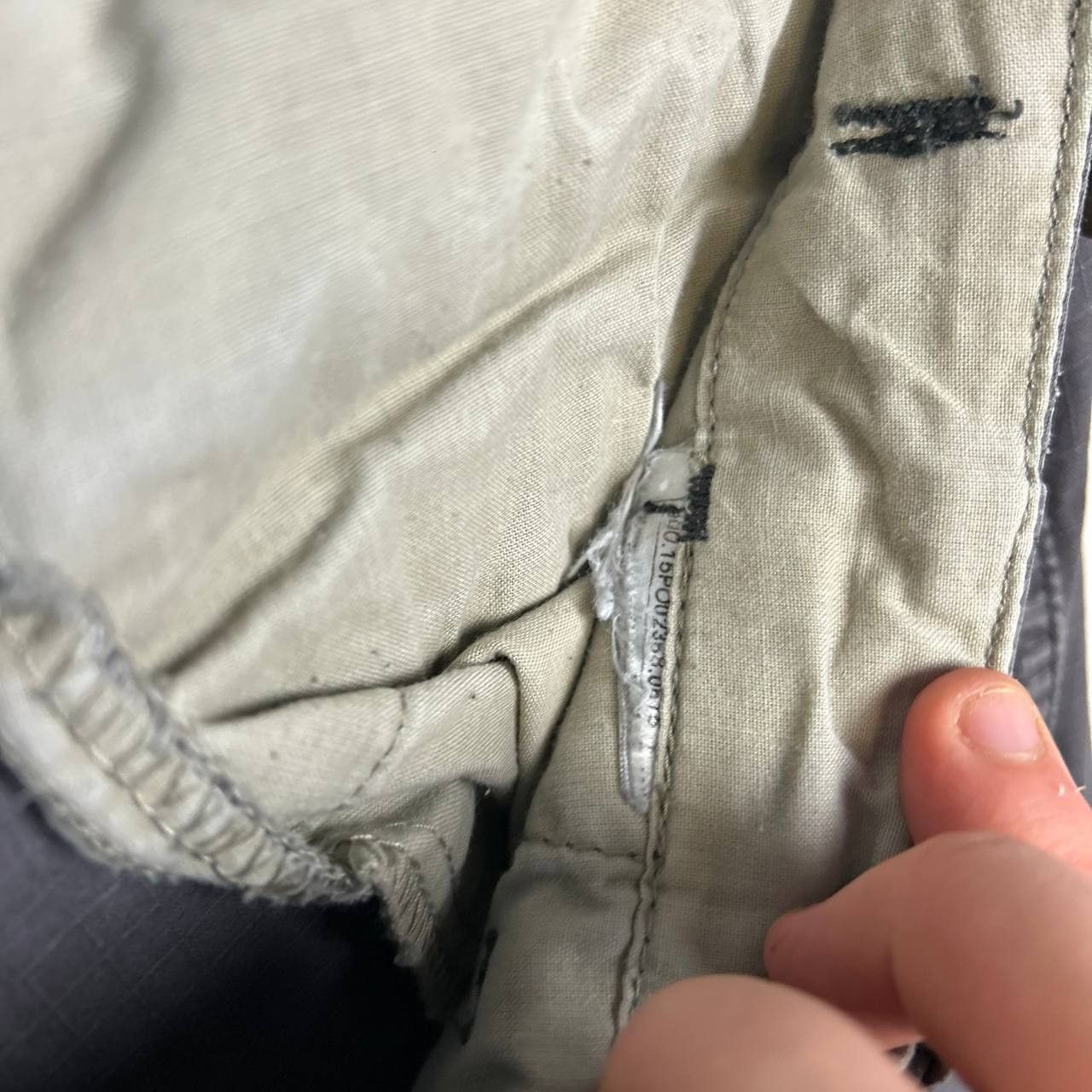 Carhartt Wip Vintage Carhartt Wip Patch Logo cargo streetwear work pants Size US 30 / EU 46 - 13 Thumbnail