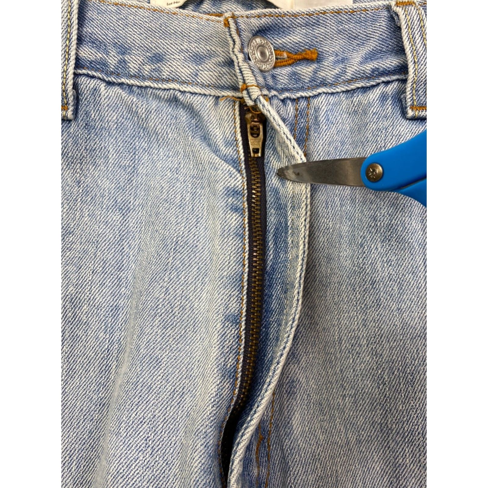 Levi's Levi's 550 Jeans Mens 36x32 Relaxed Straight Light Wash Denim Blue 10230 Retro USA Size US 36 / EU 52 - 6 Thumbnail