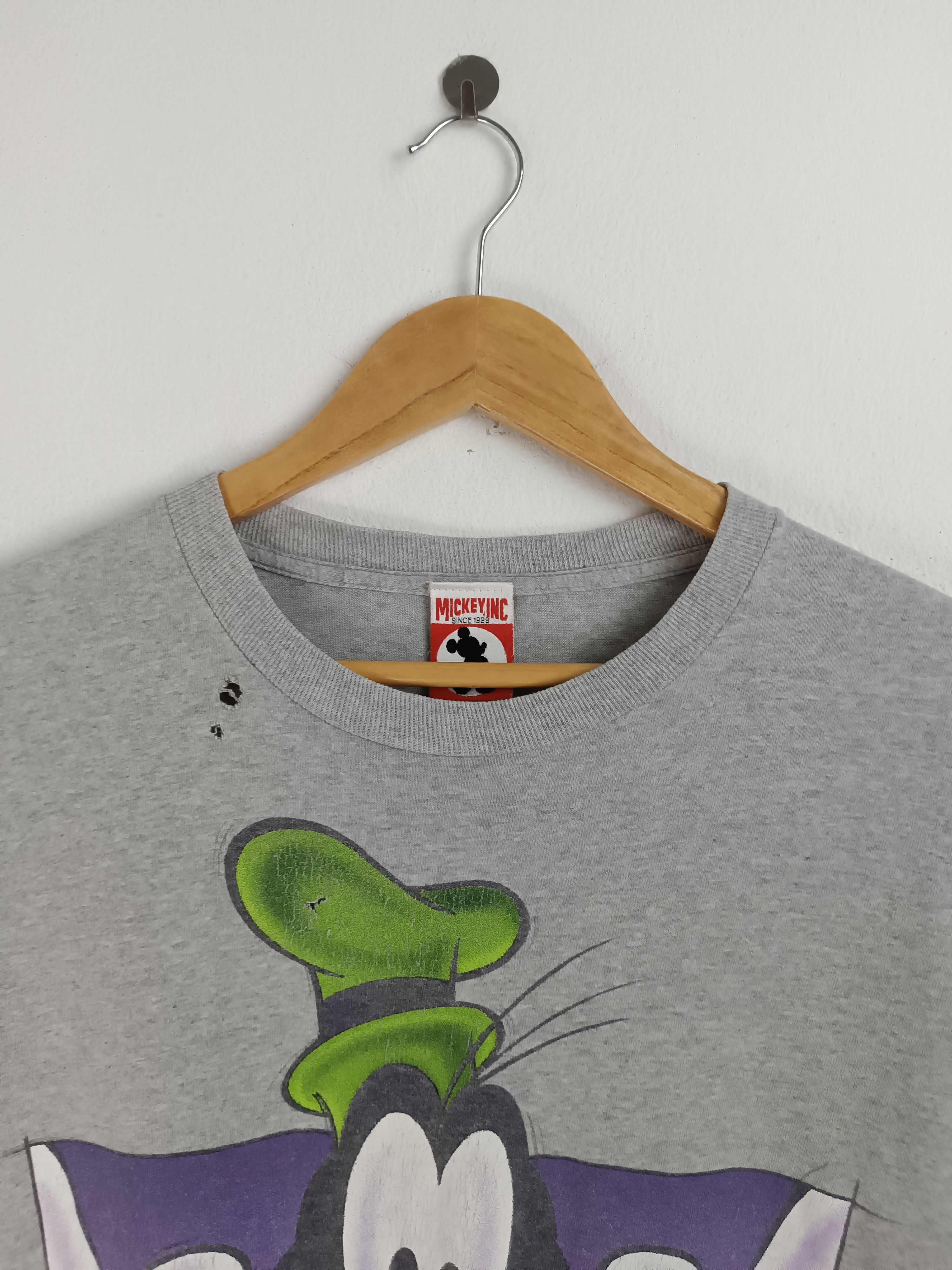 Cartoon Network THRASHED FADED VINTAGE 90'S GOOFY TEE mickey duck pooh Size US L / EU 52-54 / 3 - 8 Thumbnail