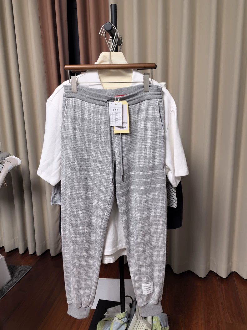Thom Browne Thom Browne size1 Plaid trousers Size US 28 / EU 44 - 1 Thumbnail