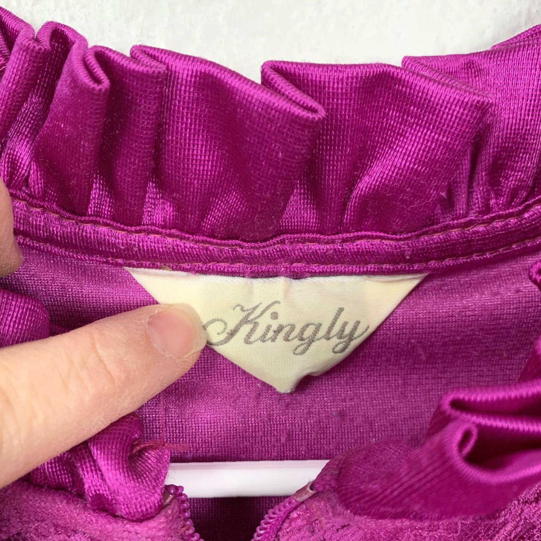 Vintage VINTAGE Kingly Nightgown Robe XS? XL? No Size tag — Regular Women Nightgown, Robe, Magenta Fleece Lace Pockets Zipper Mock Neck Long Sleeve Size XL / US 12-14 / IT 48-50 - 5 Thumbnail