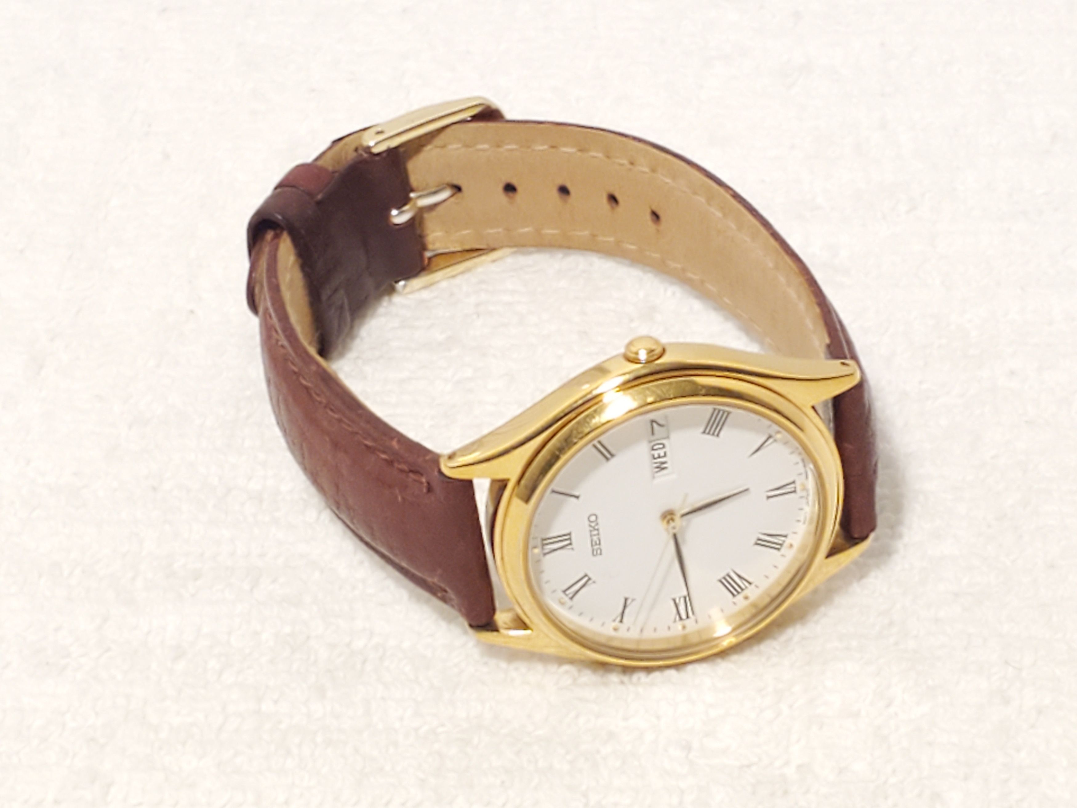 Seiko Vintage Seiko Men's White Dial Day Date Watch 1 Jewel Size 36 - 4 Thumbnail