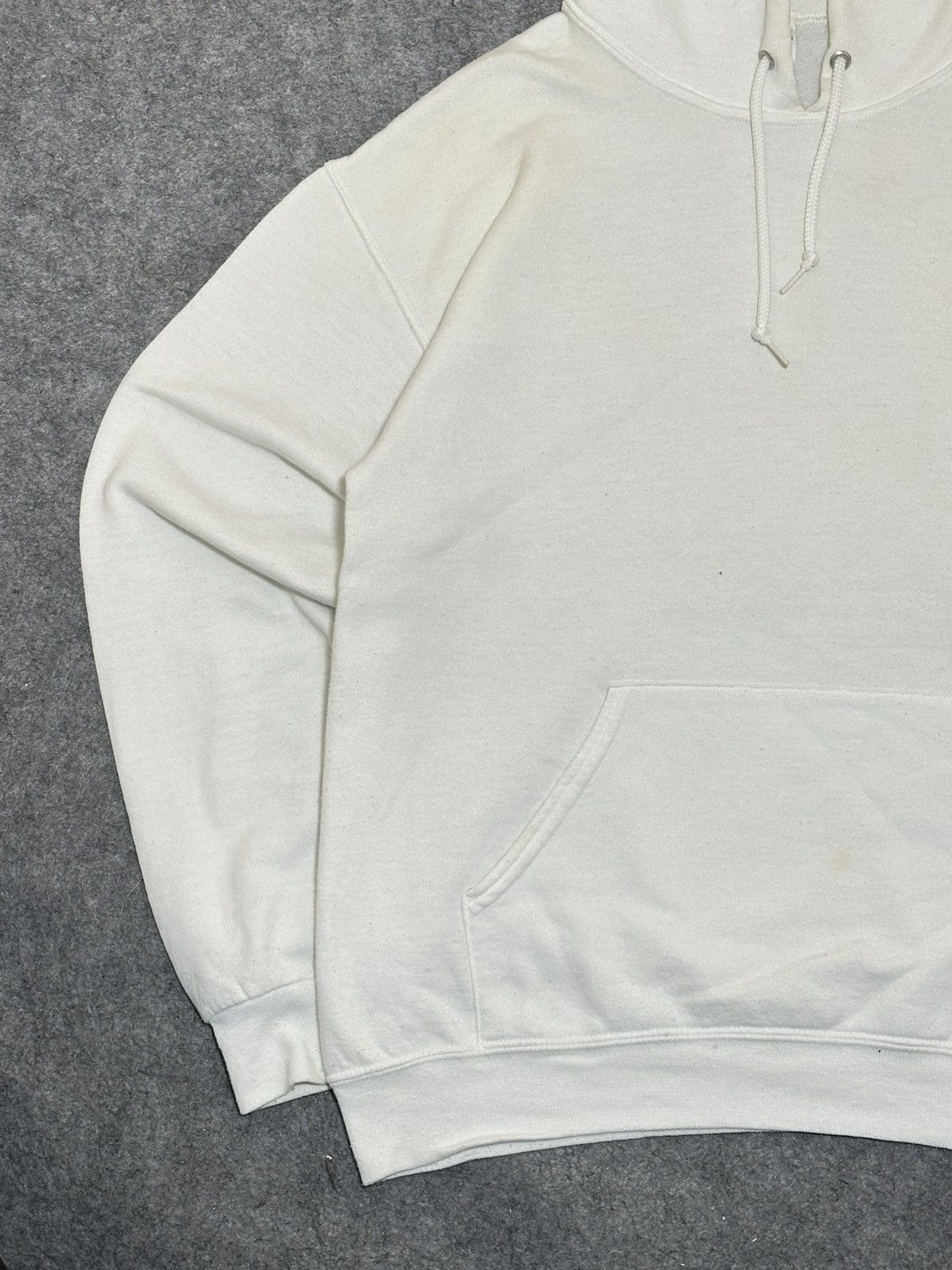Japanese Brand AKIRA x ART OF WALL exhibition hoodie in white. Size US M / EU 48-50 / 2 - 6 Thumbnail
