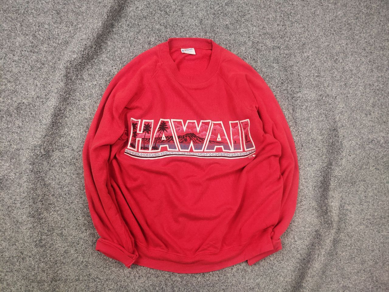 Vintage 1980s Hawaii Red logo crewneck Sweatshirt USA Made