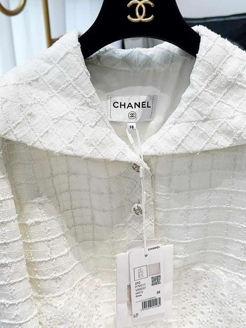 Chanel Chanel 21C Sunset Series White Flower Lace Long Sleeve Twe Size XS / US 0-2 / IT 36-38 - 4 Thumbnail