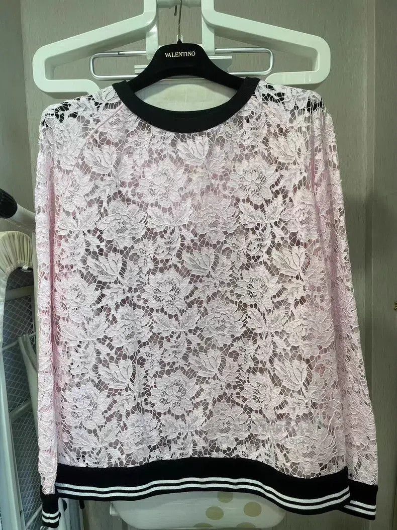 Valentino Valentino Pink lace top Size L / US 10 / IT 46 - 2 Thumbnail