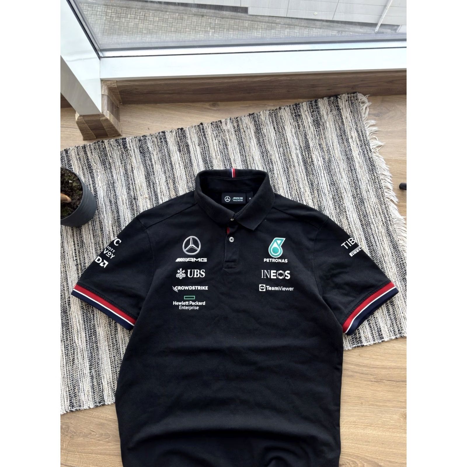 Mercedes-Benz Mercedes-Benz AMG Petronas Formula One Team Black Polo T-shirt Size M Men Size US M / EU 48-50 / 2 - 3 Thumbnail