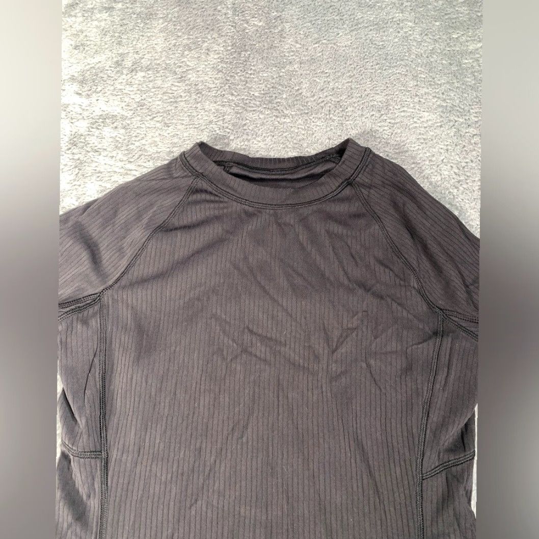 Lululemon Lululemon Women's Black Ribbed Long Sleeve Top Size S User: Lululemon Women's Black Ribbed Long Sleeve Top Size S Size S / US 4 / IT 40 - 5 Thumbnail