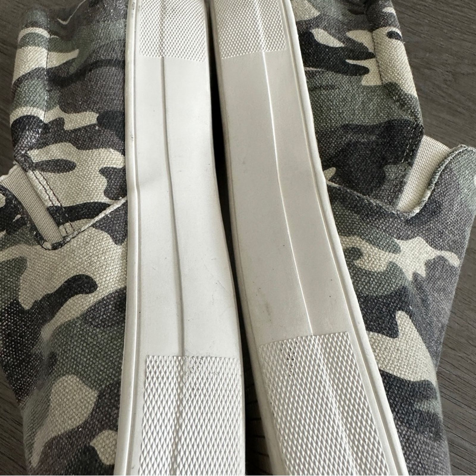 Steve Madden Steve Madden Gill Green Camo Slip On Platform Sneakers Size US 9.5 / IT 39.5 - 11 Thumbnail