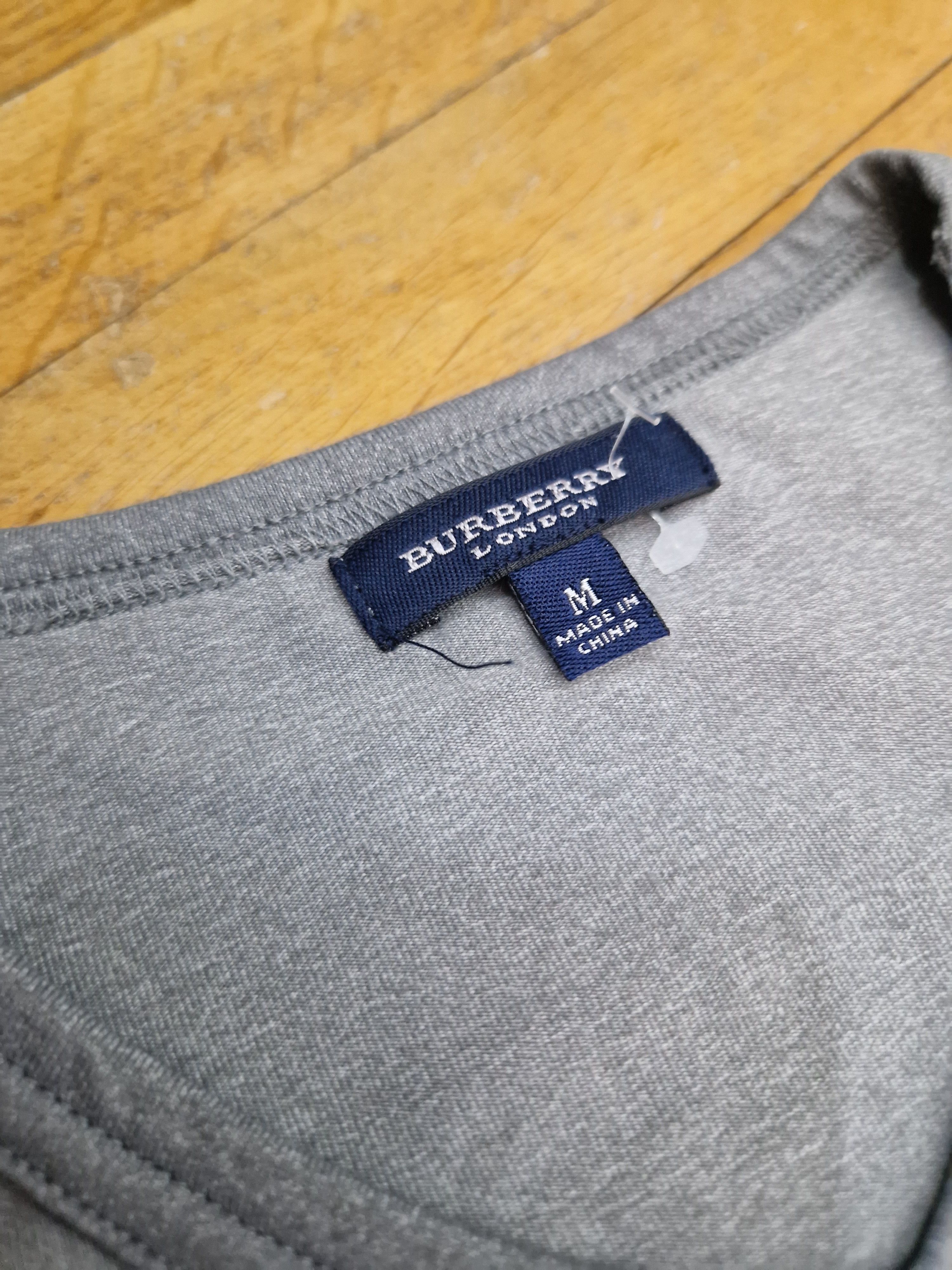 Burberry Burberry top Size M / US 6-8 / IT 42-44 - 3 Thumbnail
