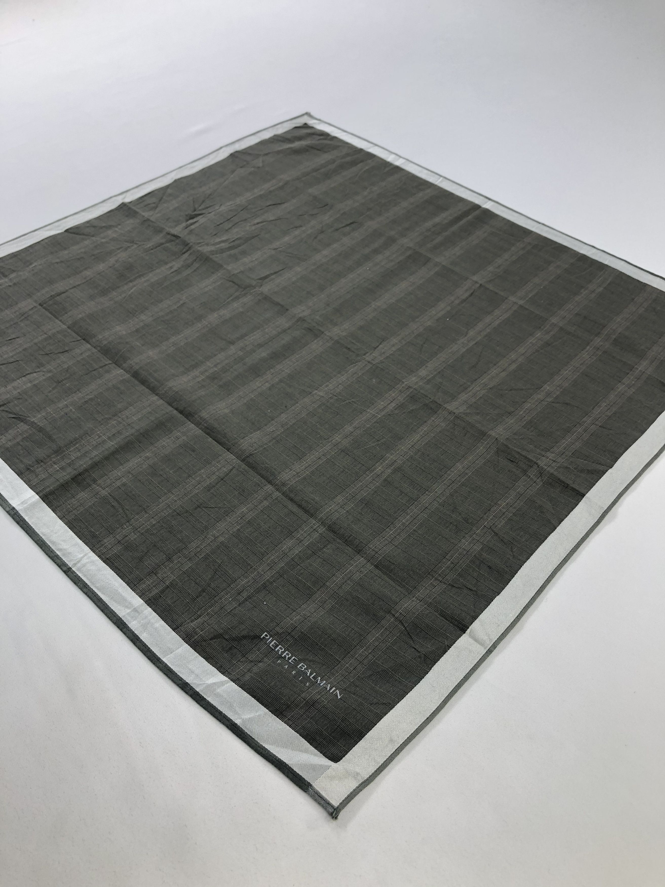 Pierre Balmain Pierre Balmain Handkerchief / Bandana / Neckerchief Size ONE SIZE - 3 Thumbnail