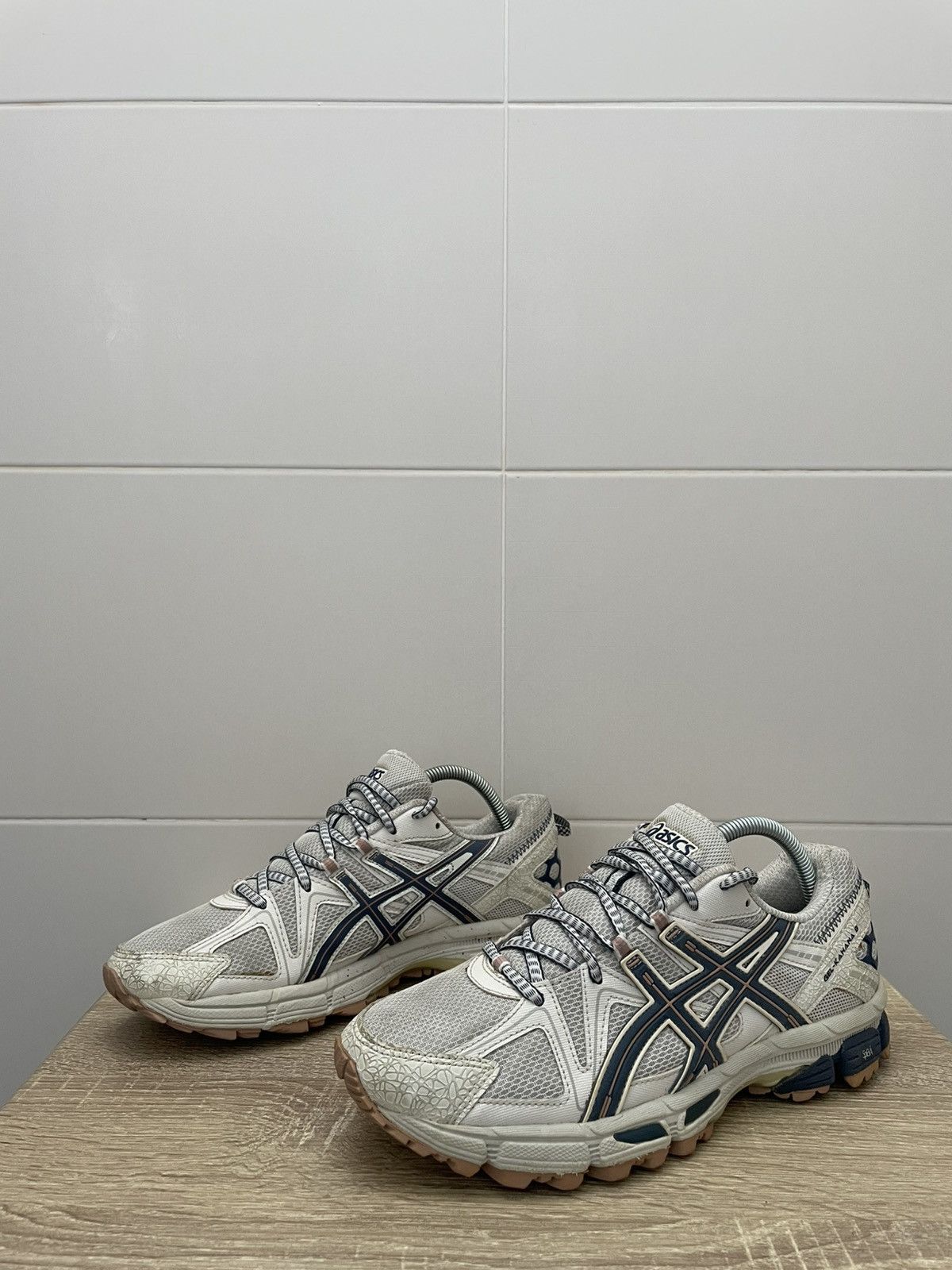 Asics Asics Gel Kamana 8 Size US 8 / EU 41 - 3 Thumbnail