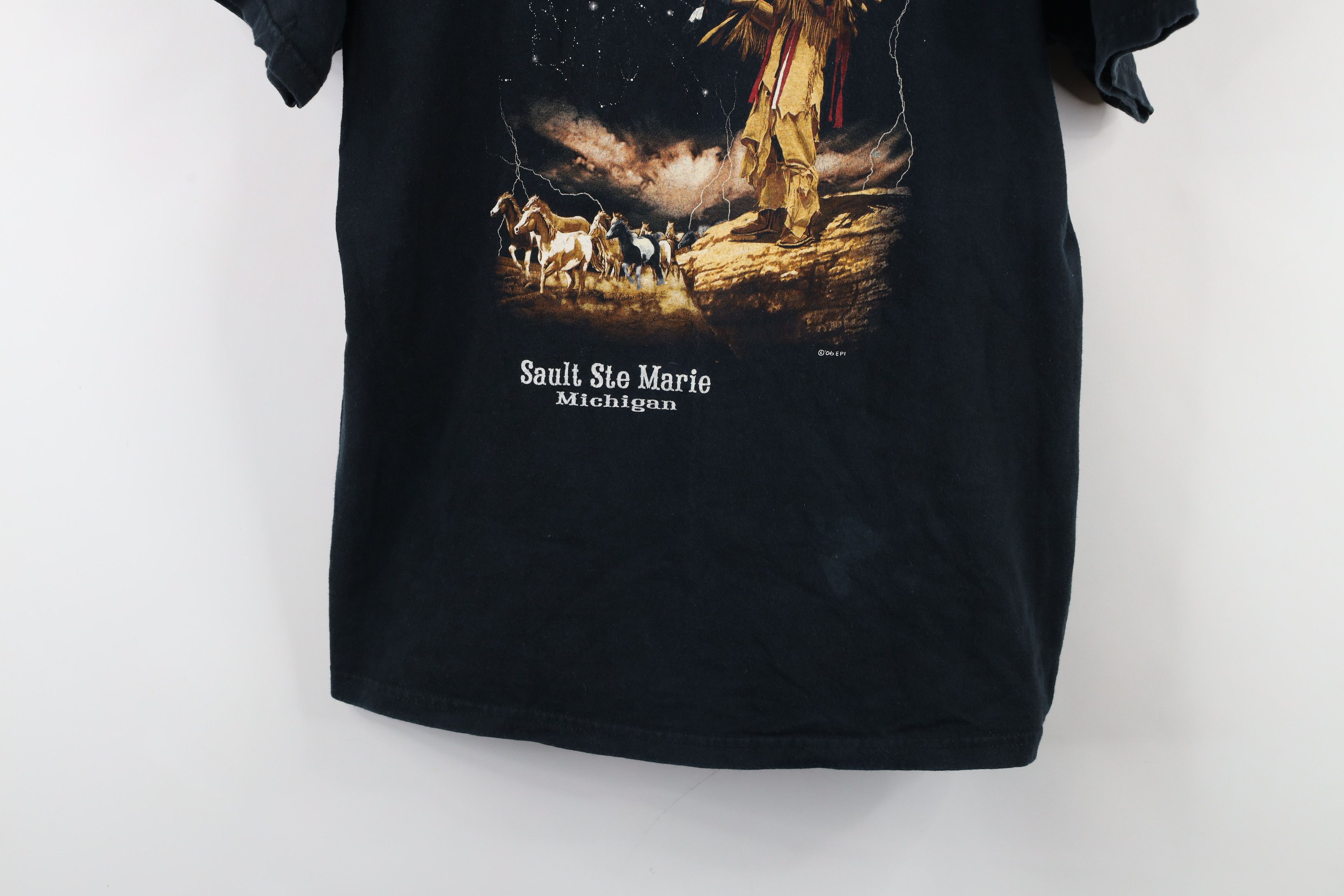 Vintage Vintage Y2K Streetwear Horse Nature Indian Michigan T-Shirt Size US M / EU 48-50 / 2 - 3 Thumbnail