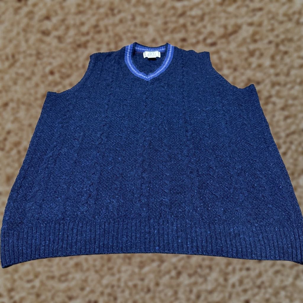 Jos. A. Bank Jos. A. Bank 1905 Mens XL Blue Sweater Vest Cable Knit V Neck Pullover Classic Size US XL / EU 56 / 4 - 1 Thumbnail
