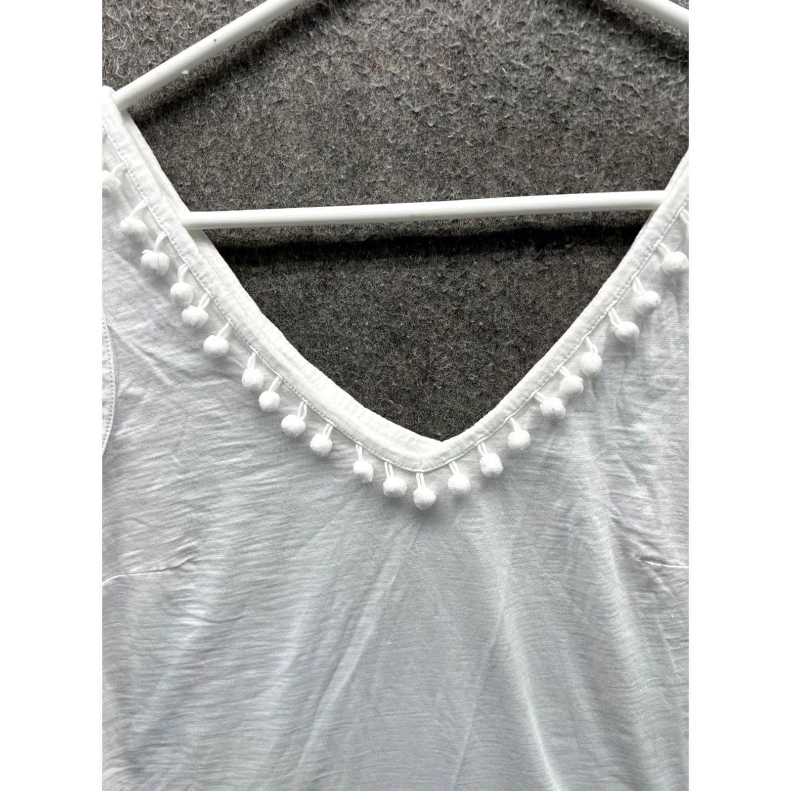 Lilly Pulitzer Lilly Pulitzer Tank Top Womens Small White V-Neck Fringe Sleeveless Jersey Size S / US 4 / IT 40 - 7 Thumbnail