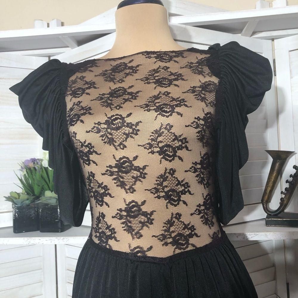 Vintage 80s black sheer lace puffed sleeves peplum cocktail dress S Size M / US 6-8 / IT 42-44 - 9 Thumbnail
