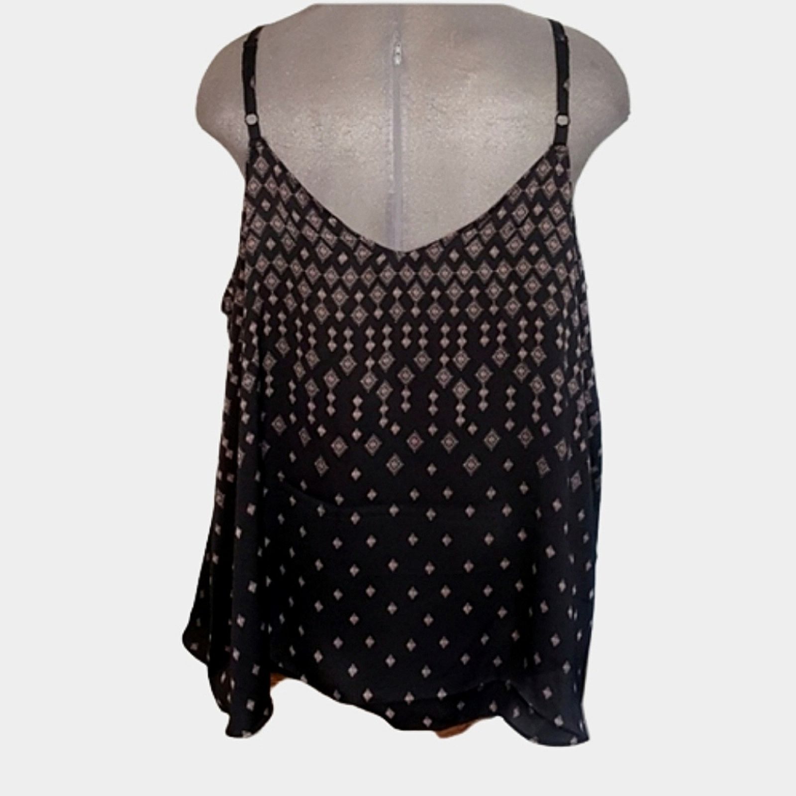 Torrid TORRID ☆ BLACK SATIN ☆ SWING CAMI TOP ☆ 4x ☆ NWT Size 4XL / US 24-26 - 7 Thumbnail