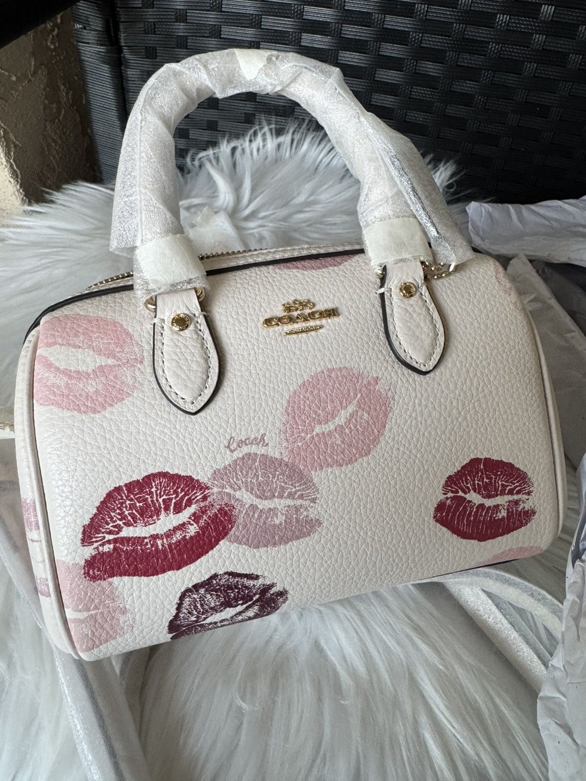 NWT Coach Mini Rowan Crossbody Bag With Lips Print Cz944 in White, Women's