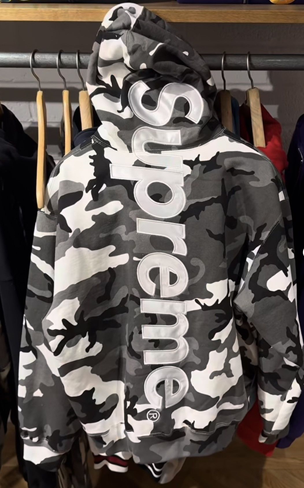 Supreme Supreme Snow Camo Satin Appliqué Sweatshirt Hoodie Small S Size US S / EU 44-46 / 1 - 1 Thumbnail