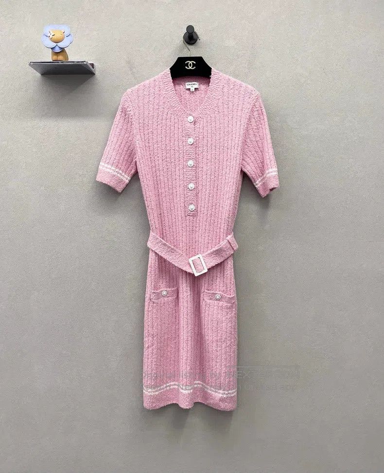 Chanel Chanel Pink knitted dress Size XS / US 0-2 / IT 36-38 - 1 Thumbnail