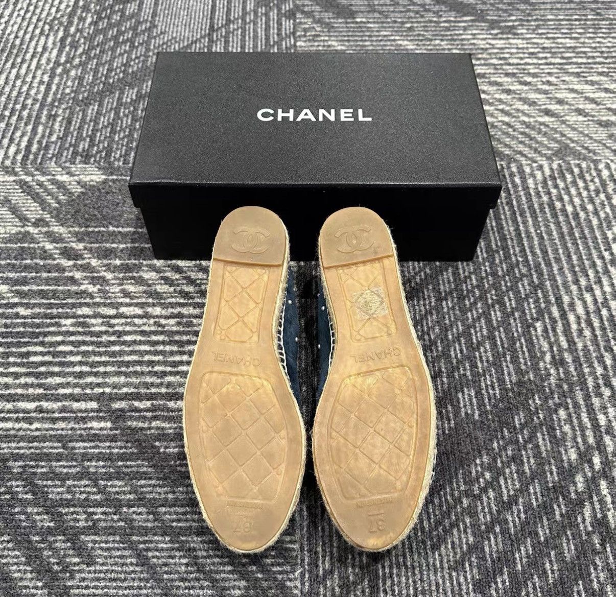 Chanel Chanel Pearl Logo Espadrilles J42 Size US 7 / IT 37 - 6 Thumbnail
