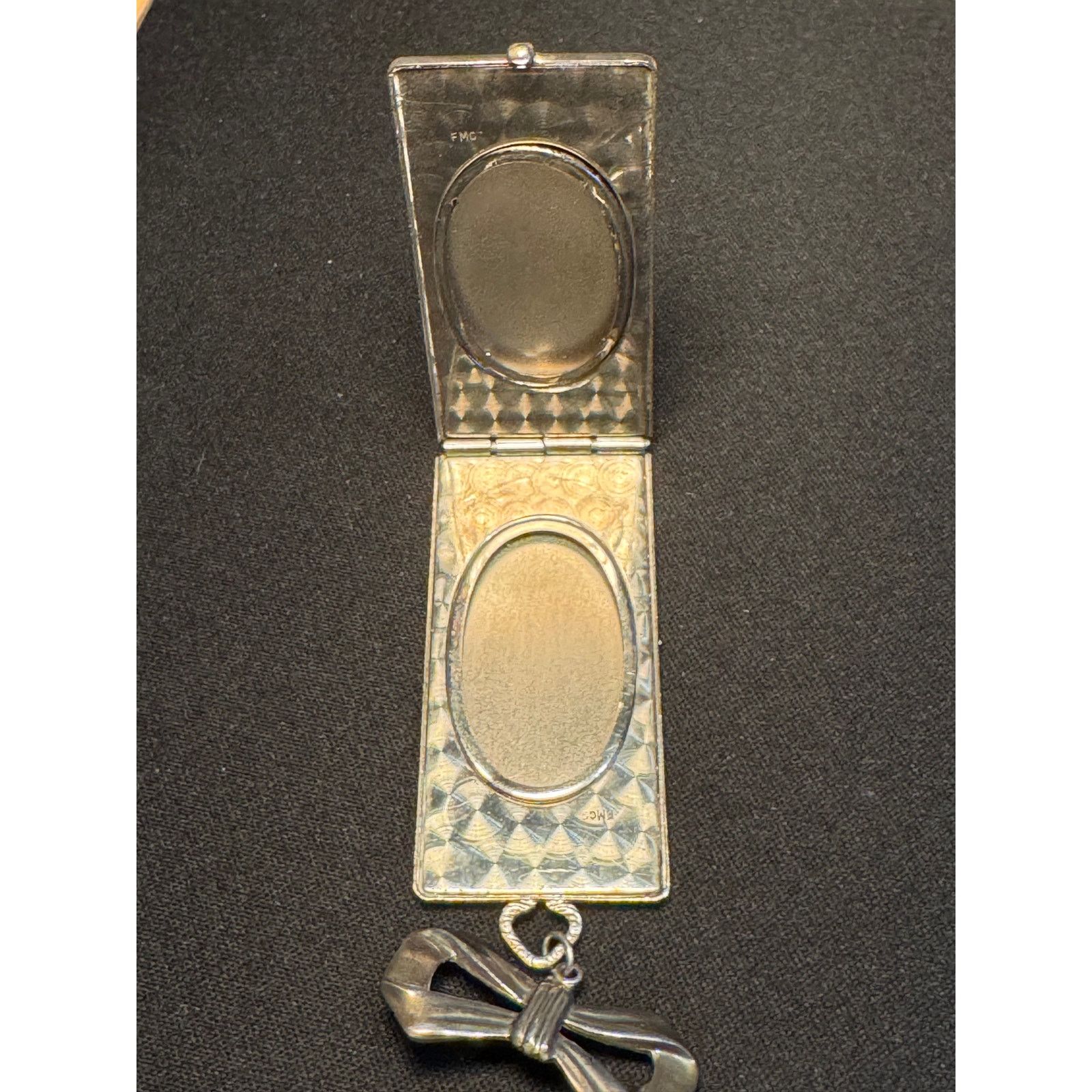 Other Antique Locket Bow Shaped Pin Silver Tone Opens Engraved JM Size ONE SIZE - 5 Thumbnail