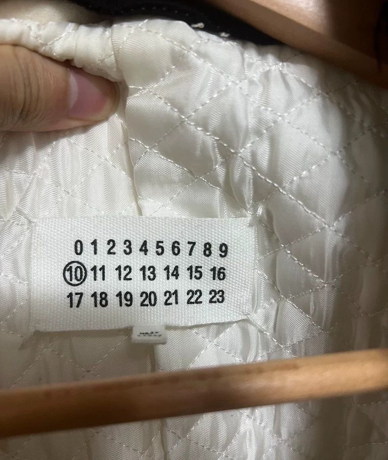Maison Margiela Maison Margiela 2020 autumn and winter show black and white Size US S / EU 44-46 / 1 - 6 Thumbnail
