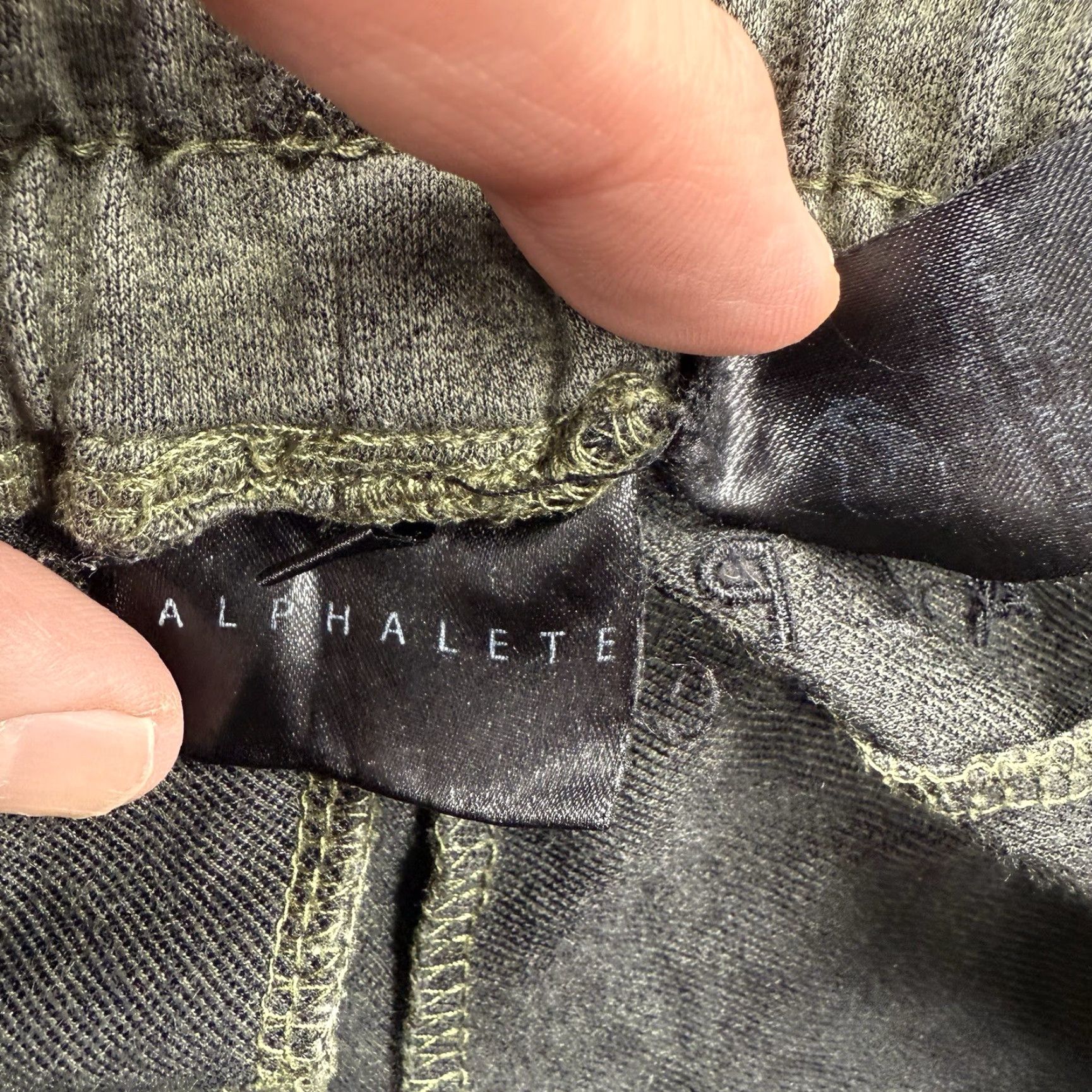 Vintage Alphalete Joggers Men Small Green Cotton Polyester Zip Pocket Athletic Everyday Sports Activewear Tapered Inseam 30 Size US 29 - 5 Thumbnail