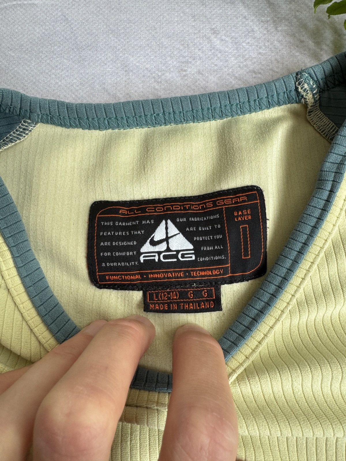 Nike Vintage Nike ACG Longsleeve T-Shirt Central Logo ACG Size US S / EU 44-46 / 1 - 5 Thumbnail