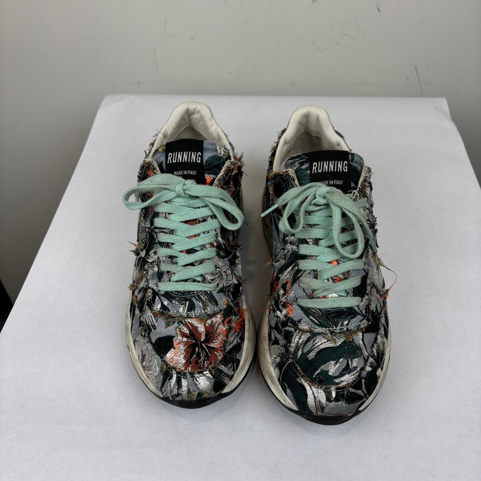 Golden Goose Golden Goose Running Floral Low Top Sneakers Women's 39 / 9 Size US 9 / IT 39 - 8 Thumbnail