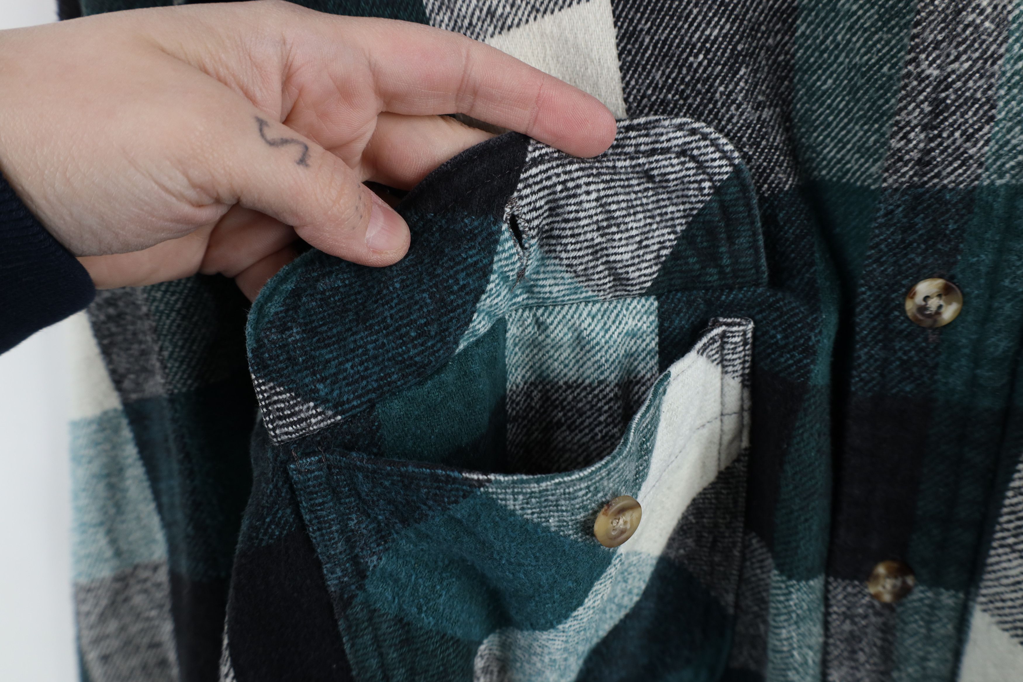 Vintage Vintage 90s Streetwear Heavyweight Button Shirt Plaid Size US M / EU 48-50 / 2 - 8 Thumbnail