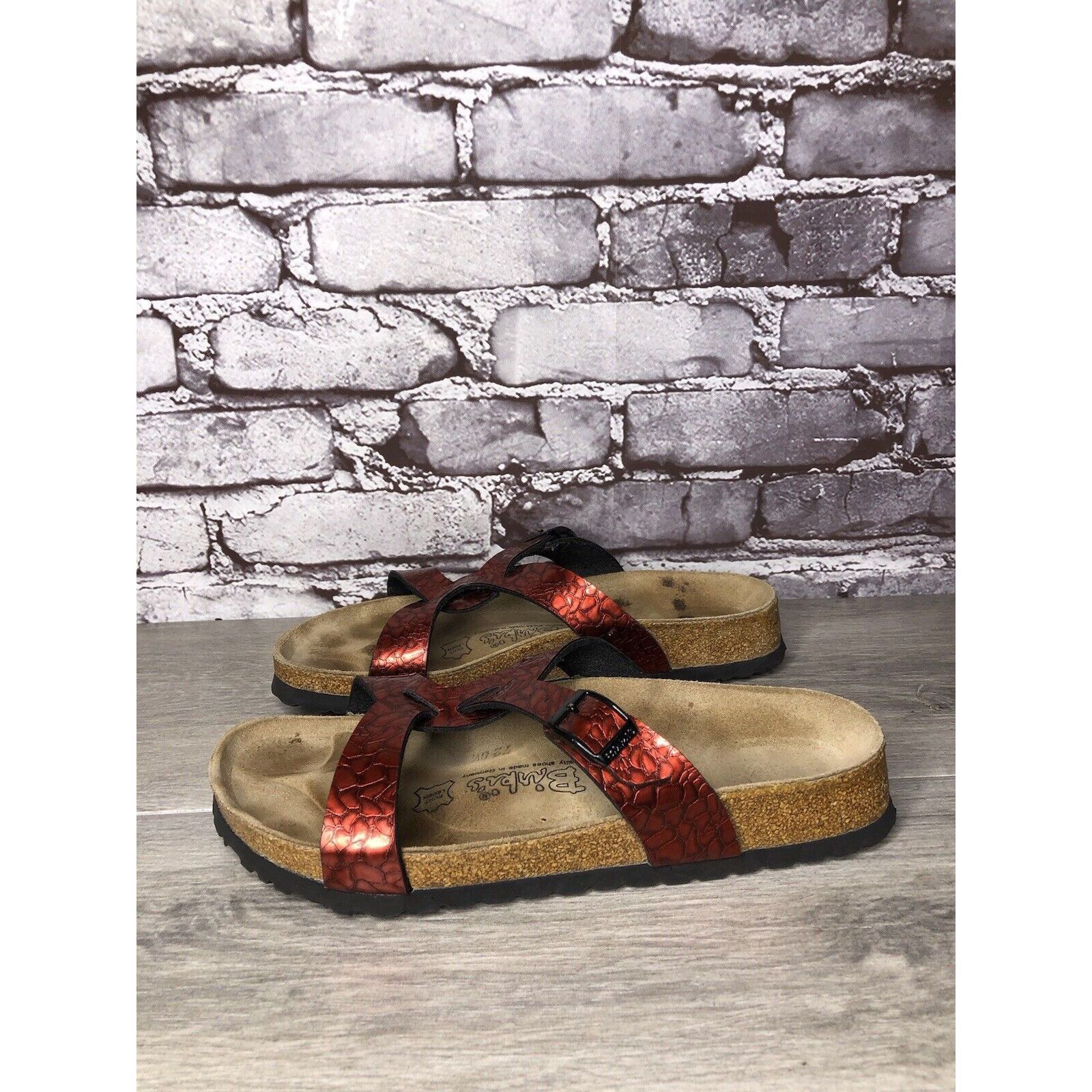Birkenstock Birkenstock Birki’s Red Patent Leather Croc Cork Strap Sanda Size US 8 / IT 38 - 11 Thumbnail