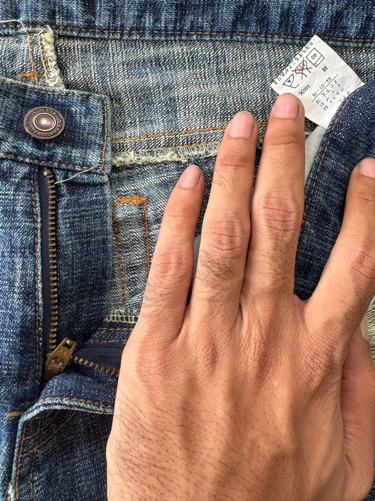 Yasuyuki Ishii Vintage Japanese Brand Blue Wash Distress Flare Jeans Size 30" / US 8 / IT 44 - 9 Thumbnail