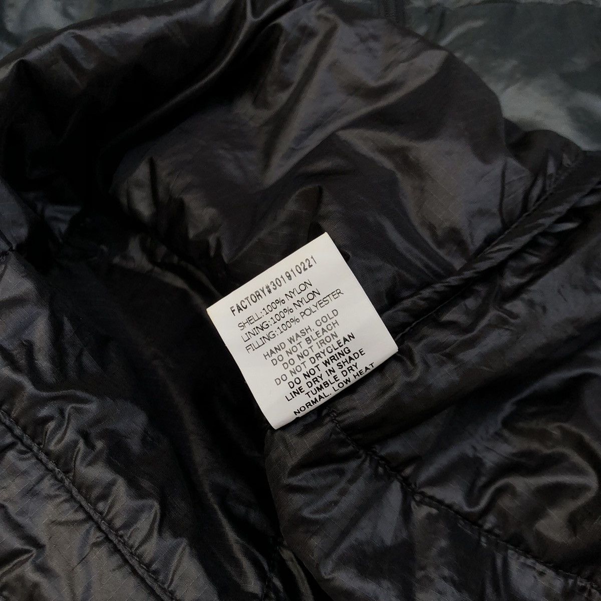 Montbell × Vintage Vintage Montbell Outdoor Down Jacket Size US L / EU 52-54 / 3 - 6 Thumbnail