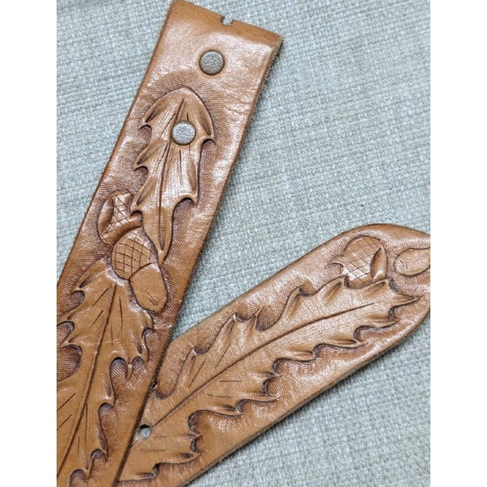 Vintage VINTAGE handcrafted western belt Tooled Buckle 28 belt Brown leather acorns cowhide Full Grain Leather Mens Belt Size 28 - 2 Thumbnail