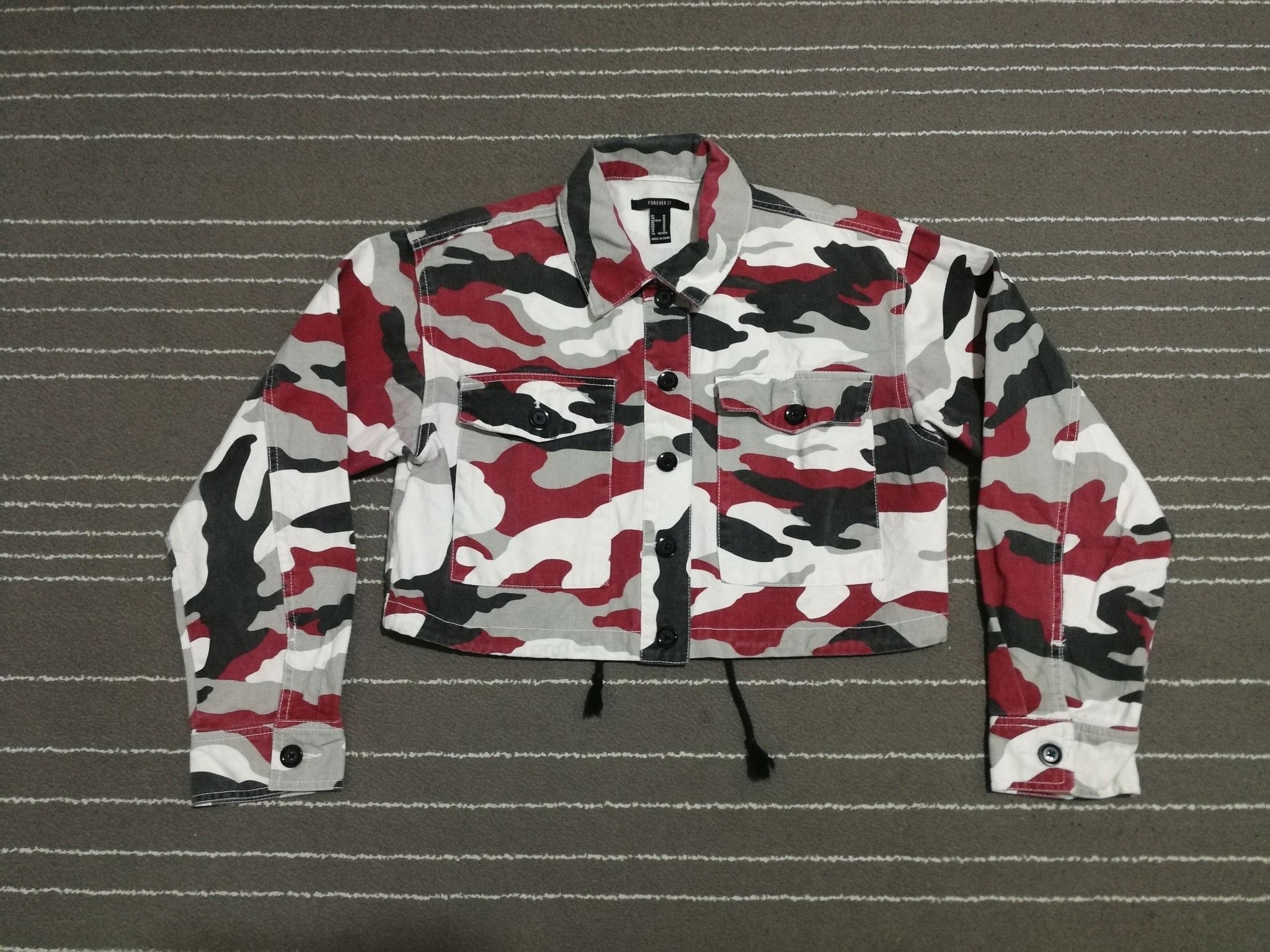 Forever 21 FOREVER 21 camo jacket woman S1971 Size S / US 4 / IT 40 - 1 Thumbnail