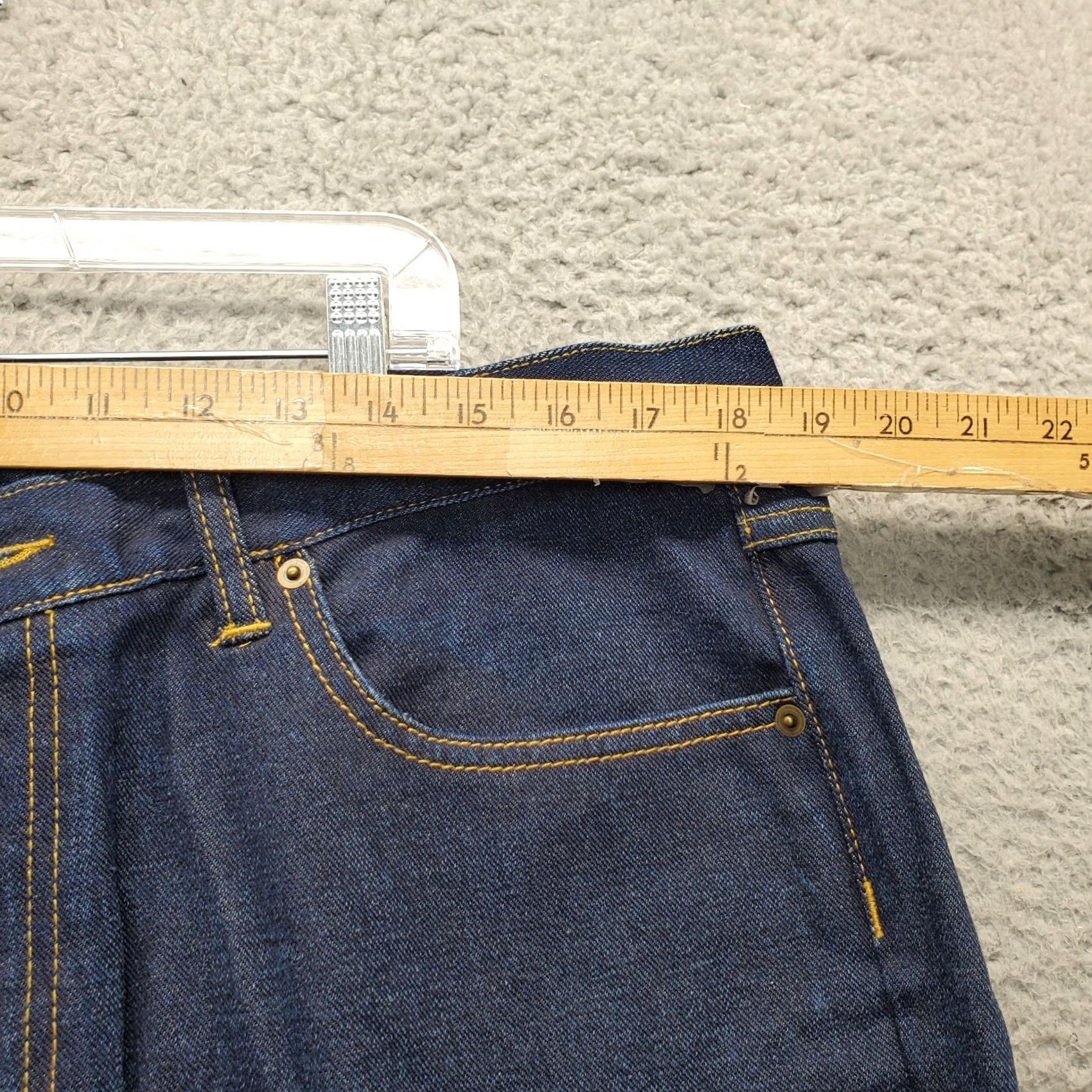 Cutter & Buck Cutter & Buck Jeans Mens 40T Blue High Rise Medium Wash 5-Pocket Straight Leg Mens Size 40 Blue 5-Pocket Denim Jeans Size US 40 / EU 56 - 3 Thumbnail
