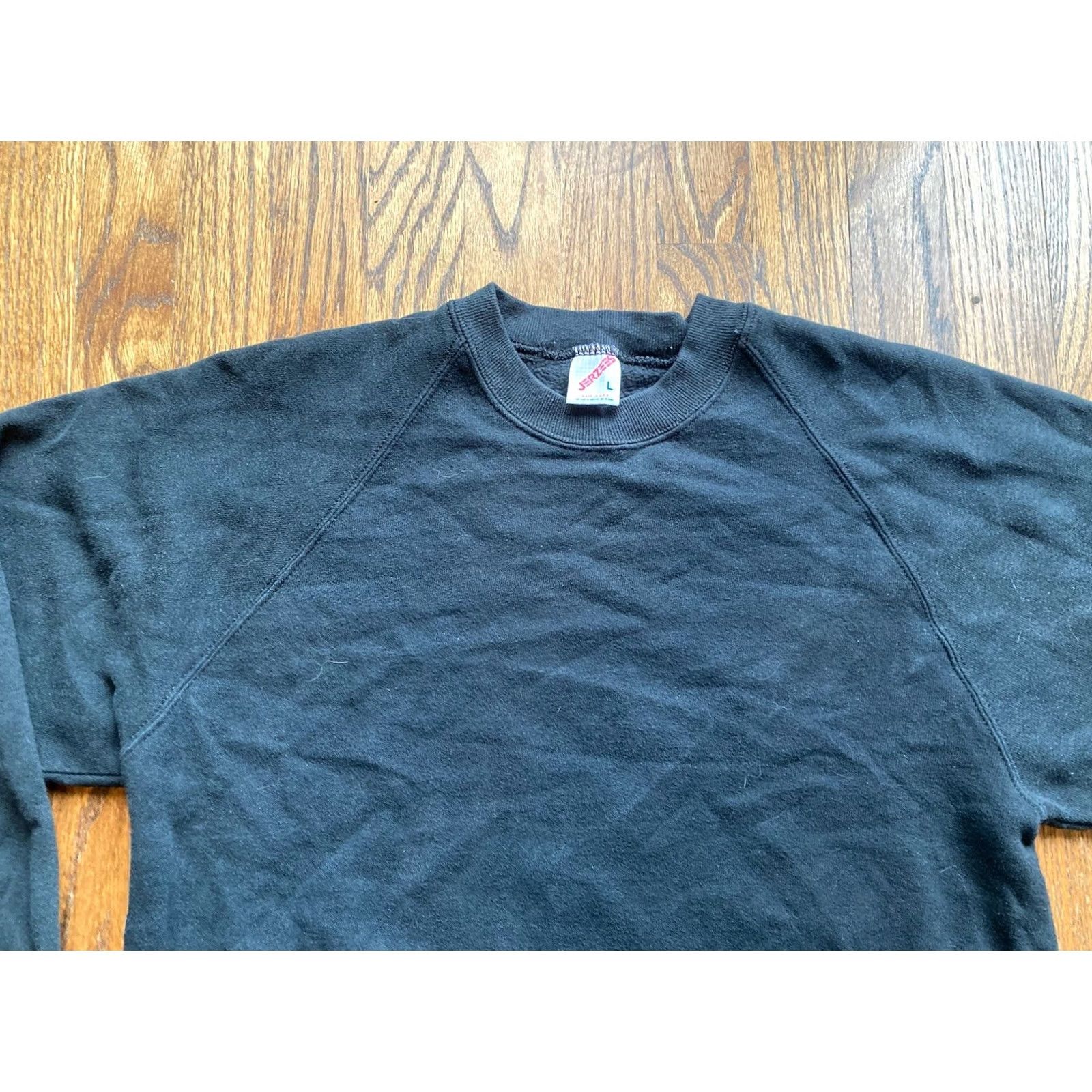 Jerzees VINTAGE Jerzees Sweatshirt Black Crewneck Raglan USA Made L Womens/Unisex Large Raglan Crewneck Sweatshirt Black 90s VTG USA Made Size L / US 10 / IT 46 - 4 Thumbnail
