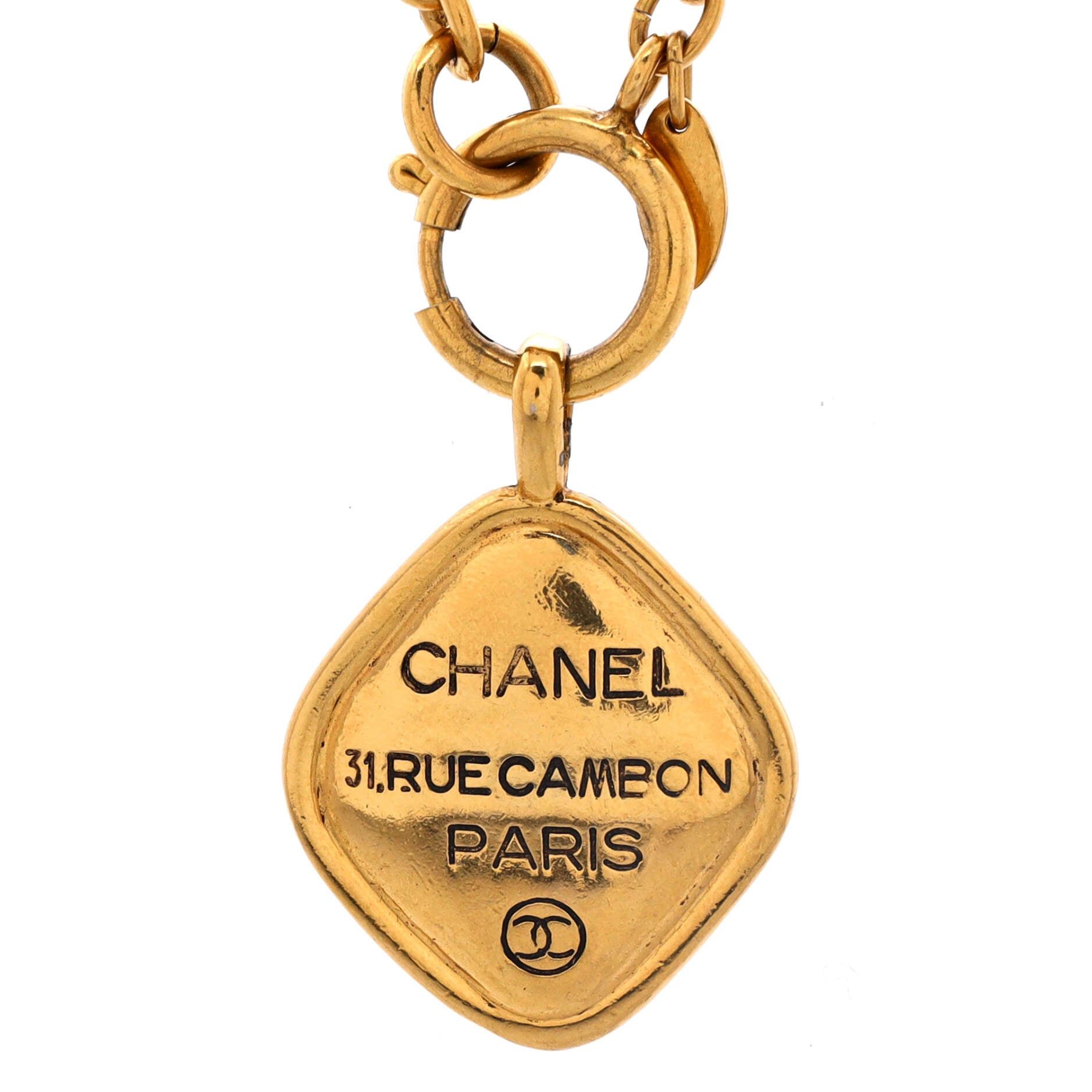 Chanel Vintage 31 Rue Cambon Medallion Pendant Necklace Size ONE SIZE - 1 Thumbnail