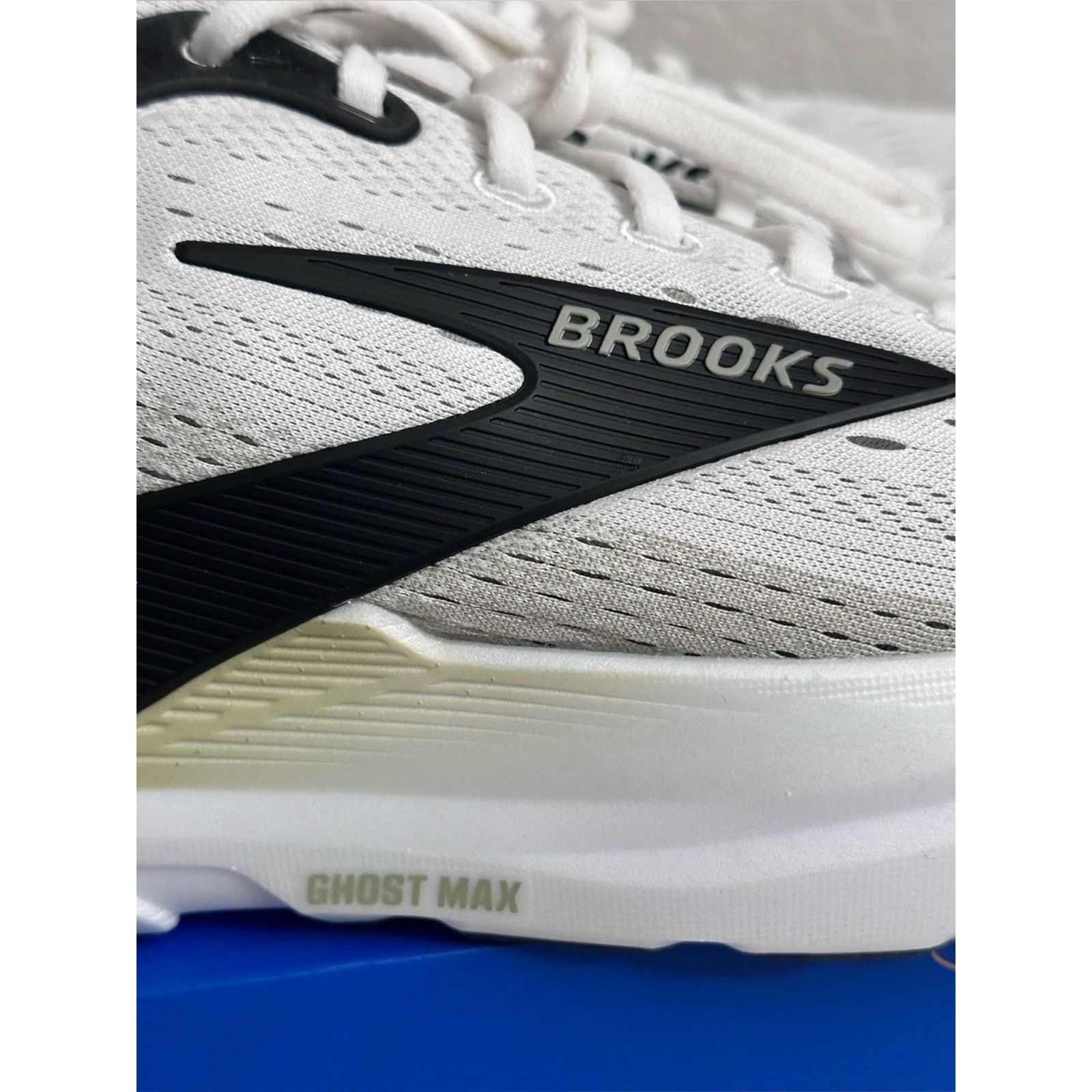 Brooks Brooks Men’s Ghost Max 3 Running Shoes Size 11 Bright White Size US 11 / EU 44 - 9 Thumbnail