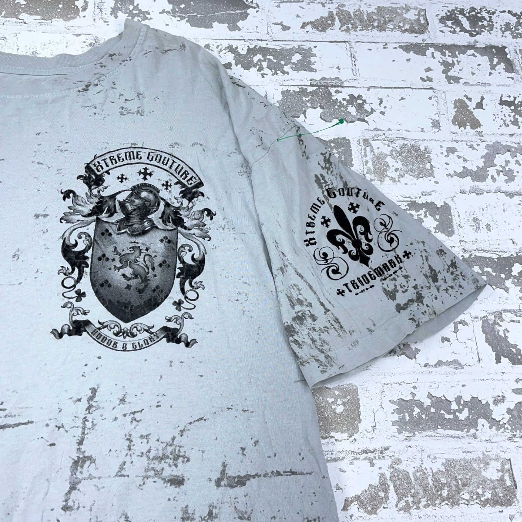 Vintage Xtreme Couture By Affliction T-Shirt Men 3XL Gray Graphic Print Gothic Grunge Skull USA 90s style Shirt Mens Size US XXL / EU 58 / 5 - 4 Thumbnail